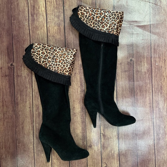 Hot in Hollywood Heeled Boots - Picture 2 of 8